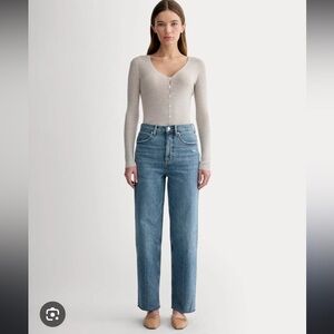 EVERLANE woman’s jeans. Style “the way high”. Size 28. Great used condition.